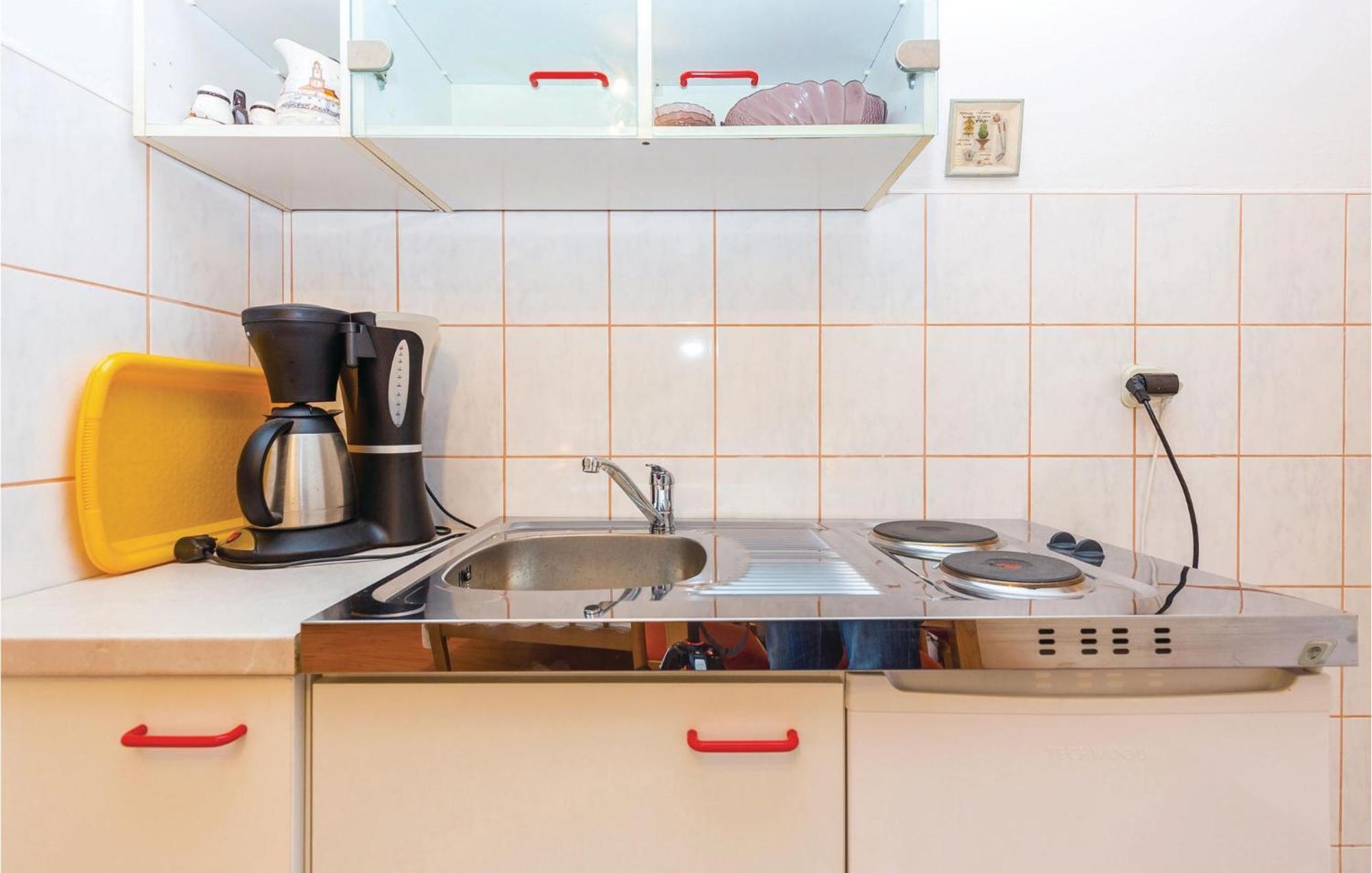 Stunning Apartment In Bakar With Kitchen Екстер'єр фото